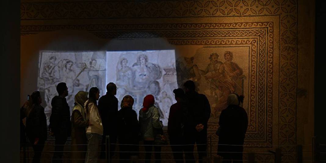 Dünyanın en büyük müzelerinden biri! Özellikle o eseri görmek için akın ediyorlar: O ilimizde turizme katkı sağlıyor 1